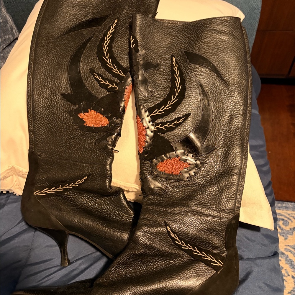 Fendi Black Boots with Cream Accent